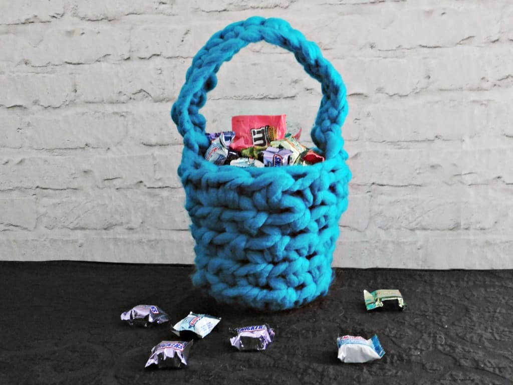 crochet easter basket full of candy