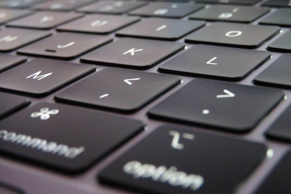 How to Clean MacBook Keyboard