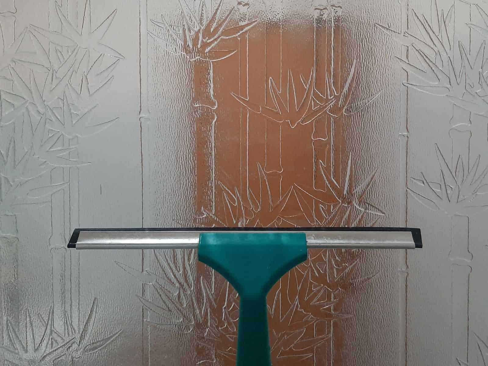 How to clean shower doors cover image.