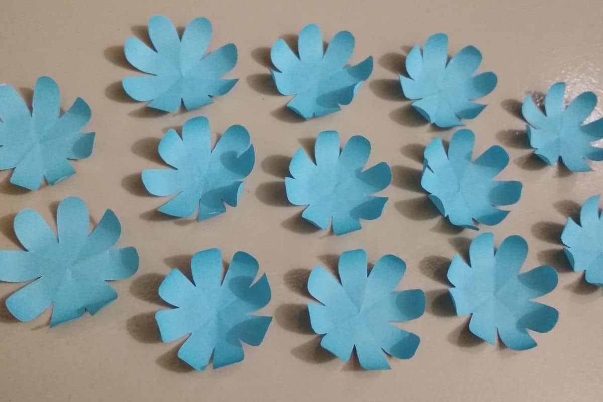 How To Make A Paper Flower (1)