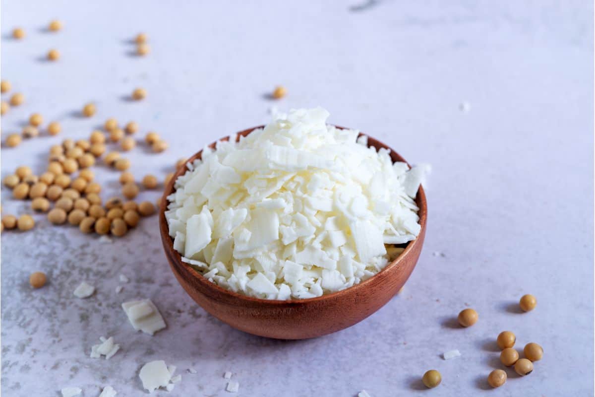 Beeswax Vs Soy Wax What’s The Difference? Crafty Little Gnome